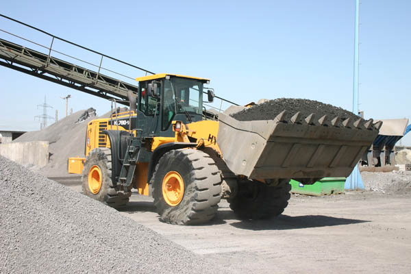 Hyundai_Lader und Bagger bei Max Aicher_2.JPG Hyundai_Lader und Bagger bei Max Aicher_2.JPG