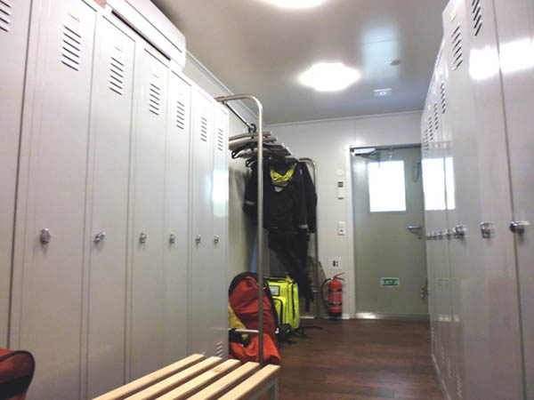 LockerRoom_innen_web.jpg LockerRoom_innen_web.jpg
