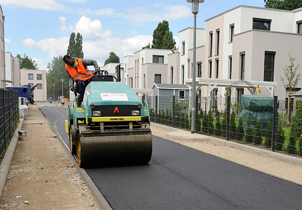 Strassenbau.jpg Strassenbau.jpg