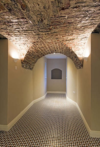 Altbau.jpg Altbau.jpg