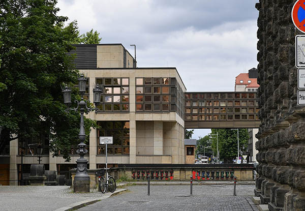 16-04 Gastronomiegebäude.JPG 16-04 Gastronomiegebäude.JPG